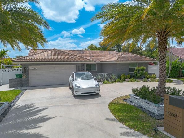 1260 NW 112th Way, Coral Springs FL 33071