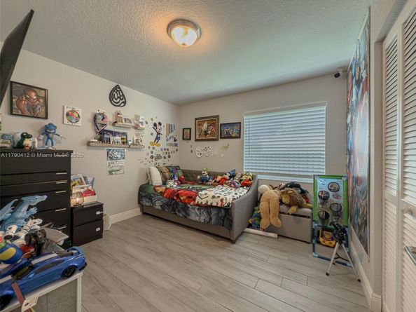 1260 NW 112th Way, Coral Springs FL 33071