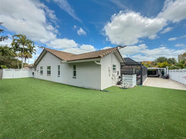 1260 NW 112th Way, Coral Springs FL 33071