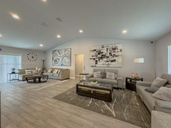 1260 NW 112th Way, Coral Springs FL 33071