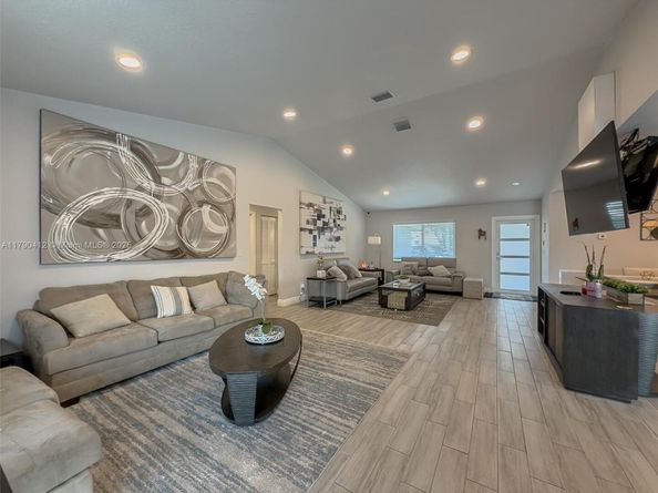 1260 NW 112th Way, Coral Springs FL 33071