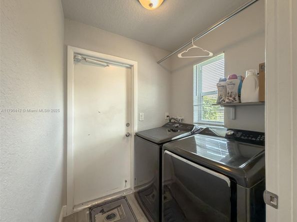 1260 NW 112th Way, Coral Springs FL 33071