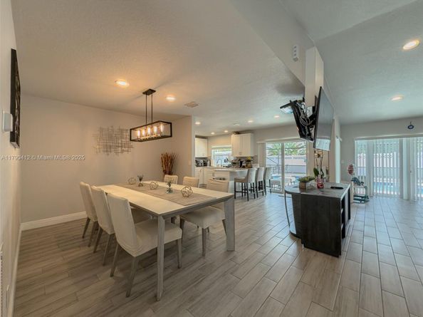 1260 NW 112th Way, Coral Springs FL 33071