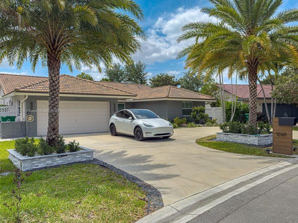1260 NW 112th Way, Coral Springs FL 33071