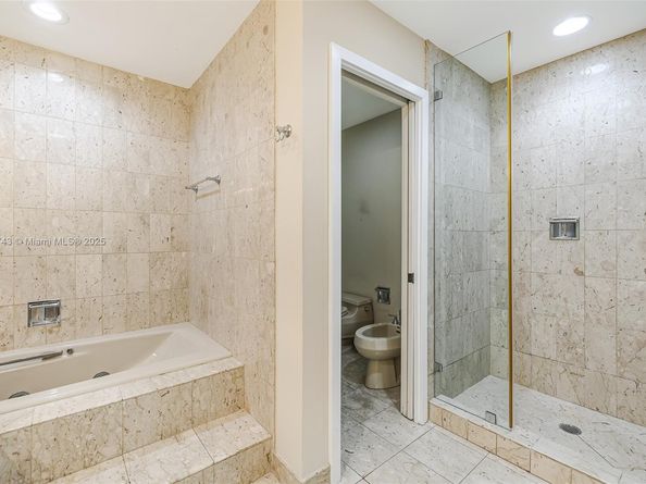 19236 Fisher Island Dr 19236, Miami Beach FL 33109