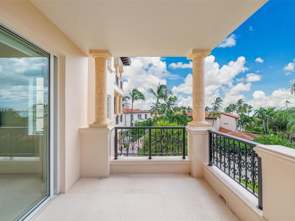 19236 Fisher Island Dr 19236, Miami Beach FL 33109