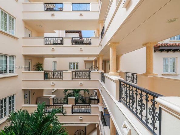 19236 Fisher Island Dr 19236, Miami Beach FL 33109