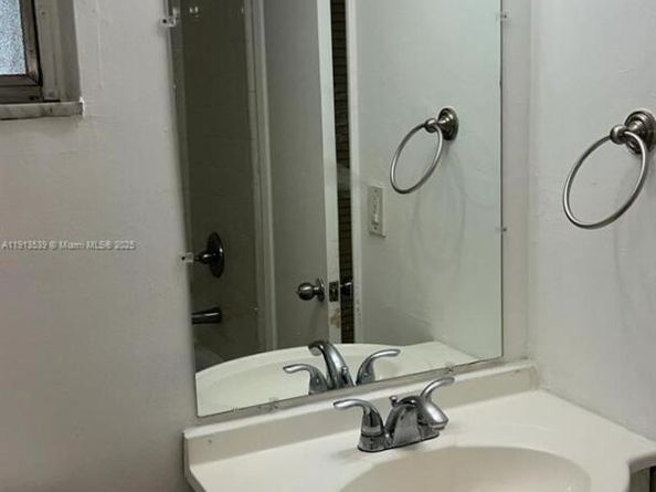 8860 Fontainebleau Blvd 403, Miami FL 33172