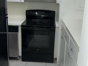 8860 Fontainebleau Blvd 403, Miami FL 33172