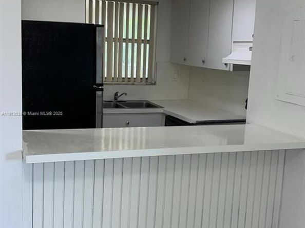 8860 Fontainebleau Blvd 403, Miami FL 33172