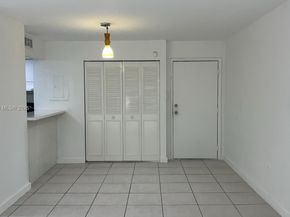 8860 Fontainebleau Blvd 403, Miami FL 33172