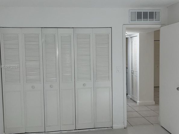 8860 Fontainebleau Blvd 403, Miami FL 33172