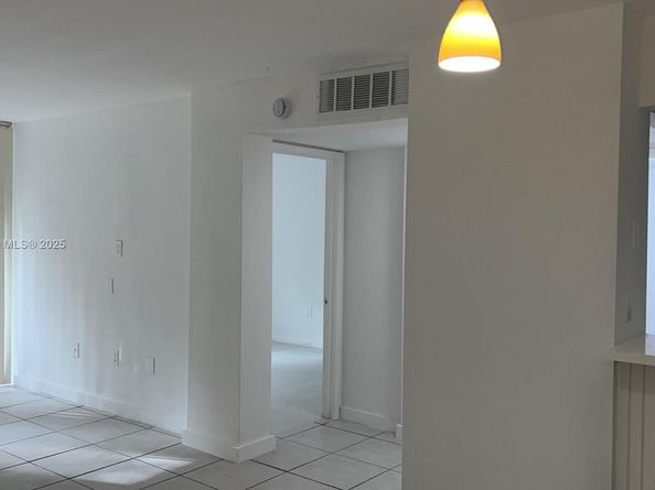 8860 Fontainebleau Blvd 403, Miami FL 33172