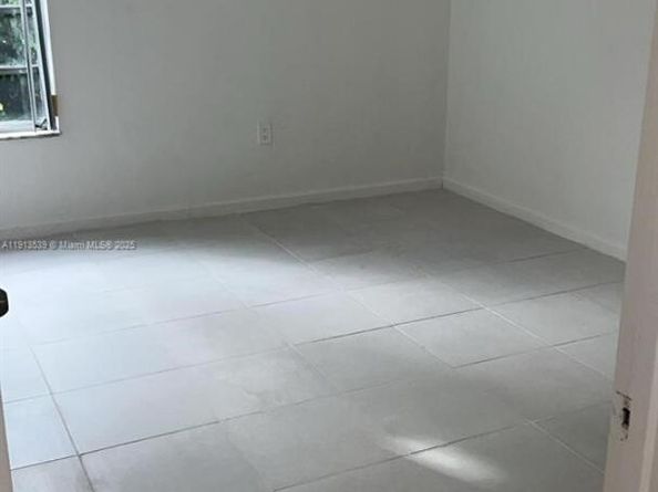 8860 Fontainebleau Blvd 403, Miami FL 33172