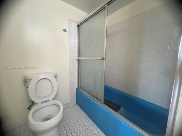 2821 N Miami Beach Blvd 2E, North Miami Beach FL 33160