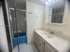 2821 N Miami Beach Blvd 2E, North Miami Beach FL 33160
