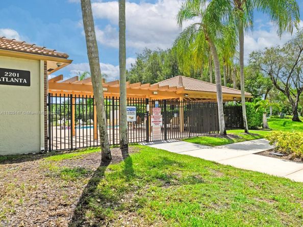 2202 Charleston, Weston FL 33326
