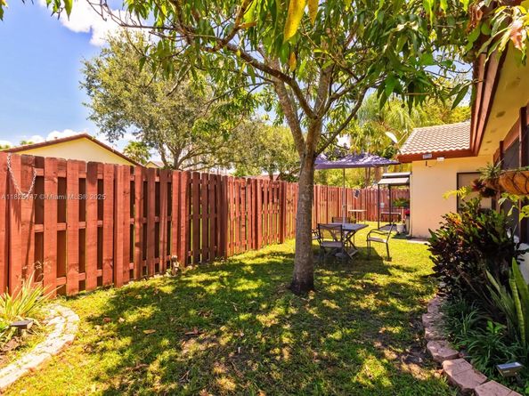 2202 Charleston, Weston FL 33326