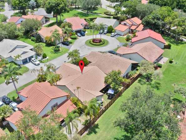 2202 Charleston, Weston FL 33326