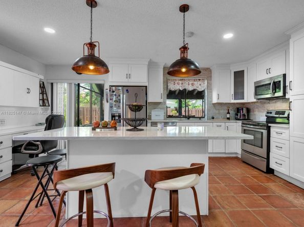 2202 Charleston, Weston FL 33326