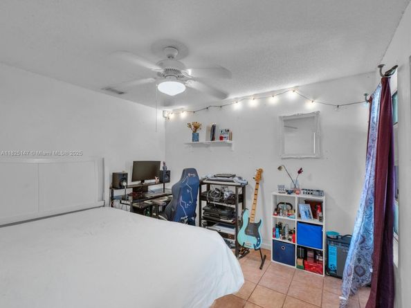 2202 Charleston, Weston FL 33326
