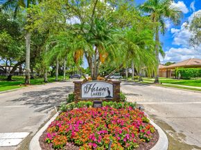 2202 Charleston, Weston FL 33326