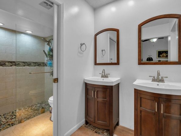 2202 Charleston, Weston FL 33326