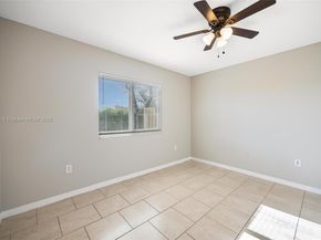 930 NE 33rd Ter 102, Homestead FL 33033
