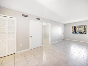 930 NE 33rd Ter 102, Homestead FL 33033