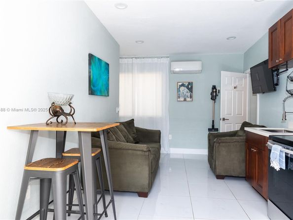 3134 Carter St, Miami FL 33133