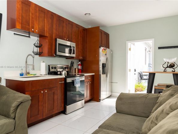 3134 Carter St, Miami FL 33133