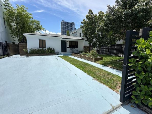 3134 Carter St, Miami FL 33133