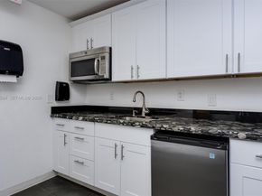 401 Golden Isles Dr 902, Hallandale Beach FL 33009