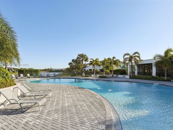 4204 Veleiros Ave, Deerfield Beach FL 33064