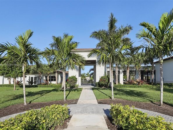 4204 Veleiros Ave, Deerfield Beach FL 33064