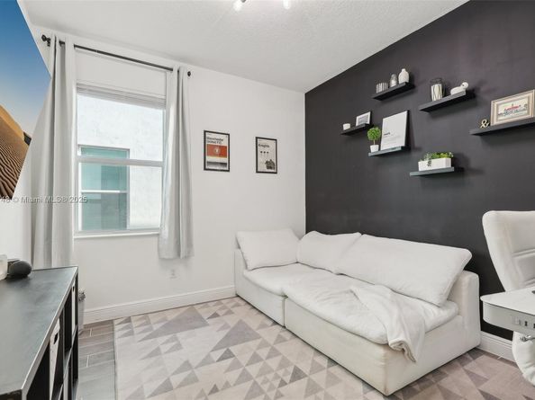 4204 Veleiros Ave, Deerfield Beach FL 33064