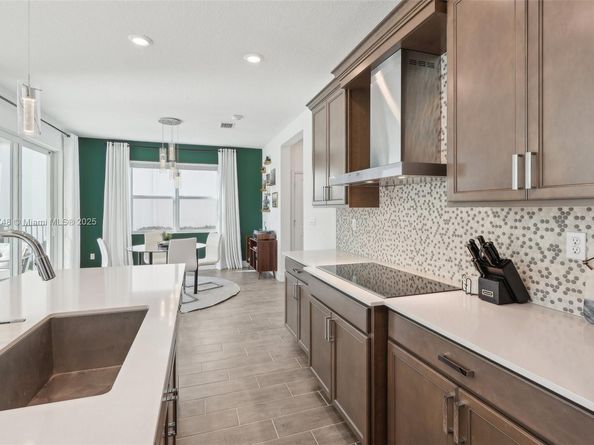 4204 Veleiros Ave, Deerfield Beach FL 33064