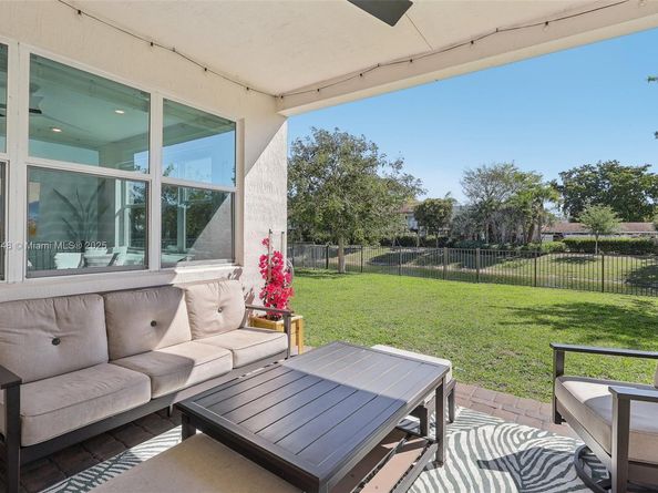 4204 Veleiros Ave, Deerfield Beach FL 33064