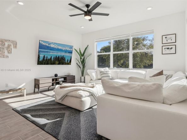 4204 Veleiros Ave, Deerfield Beach FL 33064