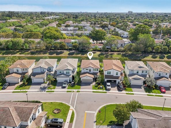 4204 Veleiros Ave, Deerfield Beach FL 33064