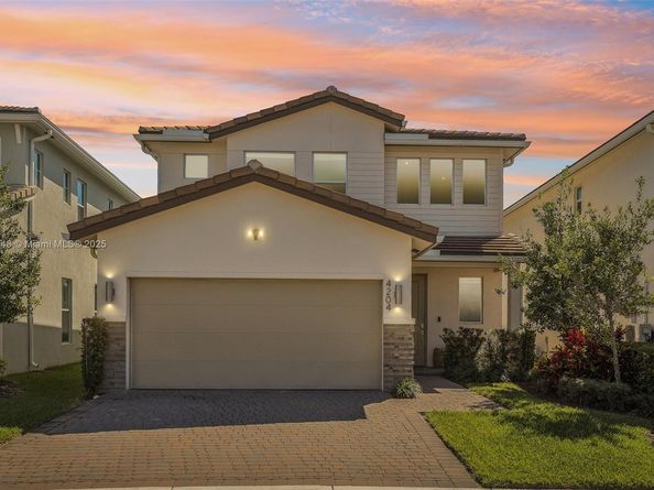 4204 Veleiros Ave, Deerfield Beach FL 33064