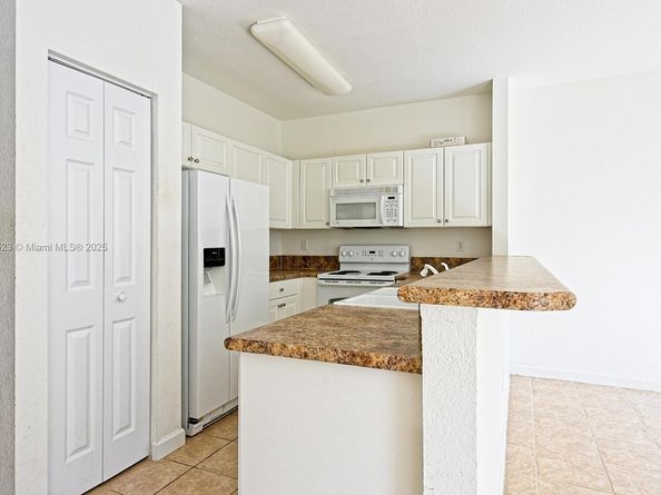 1015 NE 41st Pl, Homestead FL 33033