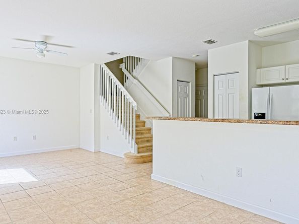 1015 NE 41st Pl, Homestead FL 33033