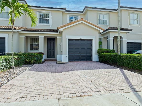 1015 NE 41st Pl, Homestead FL 33033