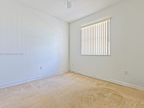 1015 NE 41st Pl, Homestead FL 33033