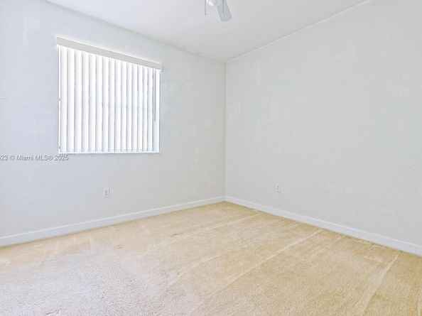 1015 NE 41st Pl, Homestead FL 33033
