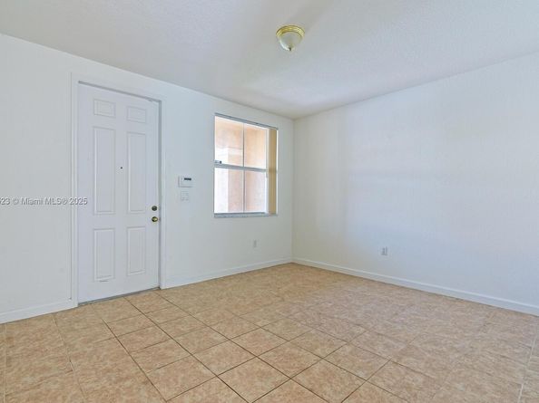 1015 NE 41st Pl, Homestead FL 33033