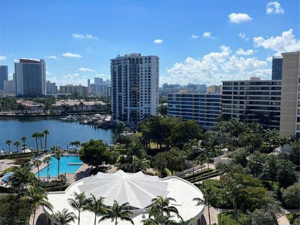 2500 Parkview Dr 1214, Hallandale Beach FL 33009