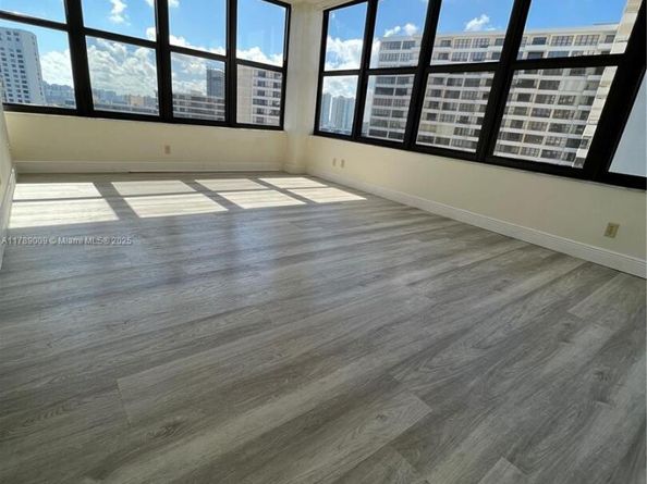 2500 Parkview Dr 1214, Hallandale Beach FL 33009