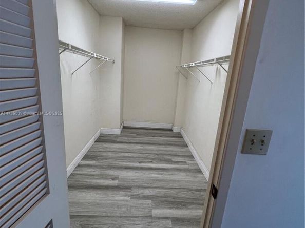 2500 Parkview Dr 1214, Hallandale Beach FL 33009